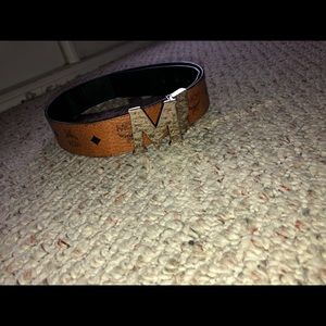 Clause M Reversible Belt